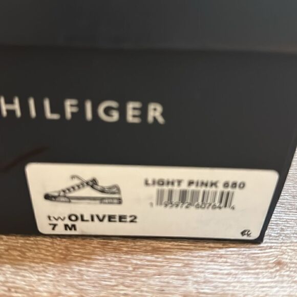 Tommy Hilfiger Olivee2 Casual Fashion Sneakers- Light Pink- Size 7 M- NIB - Picture 9 of 9